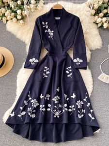 Robes de fête automne hiver élégant robe de bureau femme sexy v-cou en V brodé brodé vintage dames slim a-line bleu long robe