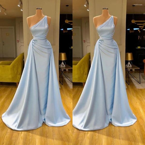 Robes de fête bébé robe de soirée bleue sans manches à une épaule sport satin Satin Occasion formelle plie élégante Femmes luxe long 2024