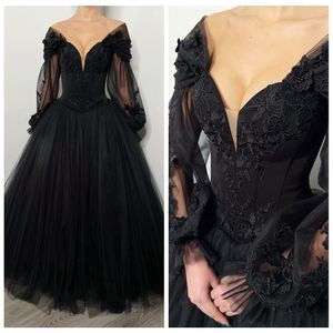 Robes de soirée Noir gothique col en V mariage manches bouffantes Boho robe de mariée 3D appliques florales dentelle tribunal train alternative robe de mariée 230328