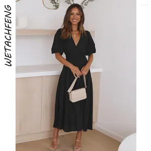 Robes de fête noire en V couche bouffée