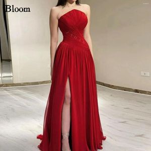 Feestjurken bloeien rood strapless prom a-line geplooide zijde split halslijn mouwloze avond 2024 bruiloft