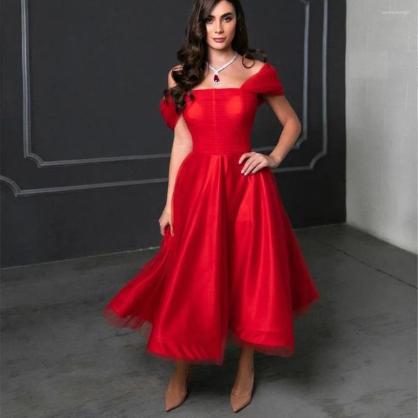 Robes de soirée classique courte robe de soirée en tulle rouge a-ligne satin longueur d'épaule robe de bal formelle avec train pour les femmes