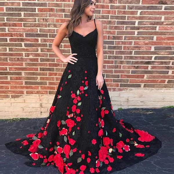 Vestidos de fiesta Vestido de noche en contraste Apliques rojos Flores Dubai Árabe Arabia Saudita Correas espaguetis Prom Hecho a medida Tallas grandes