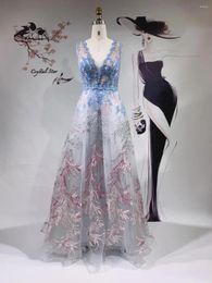 Robes de fête Dubai Blue Longues robes de soirée A-line Femmes arabes Formal 2024 Elegant broderie Crystal Wedding Ho1072