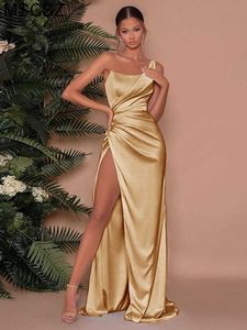 Robes de soirée Élégantes robes de soirée maxi en satin doré femmes une épaule dos nu robe longue plissée avec fente 2022 robe de soirée formelle de luxe T220930