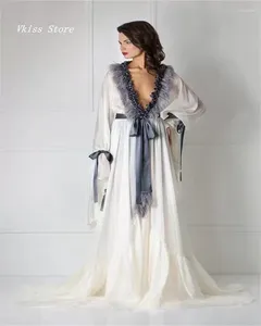 Robes de fête élégante robe de bal de plumes blanches 2024 V manches longues en dentelle en dentelle Bridal Robe Nightgown Silk Satin Pyjama Made Recommander