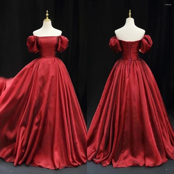 Vestidos de fiesta Vestido de noche Satén rojo vino Fuera del hombro Mangas cortas Plisado Una línea Longitud del piso Tallas grandes Vestido de mujer personalizado