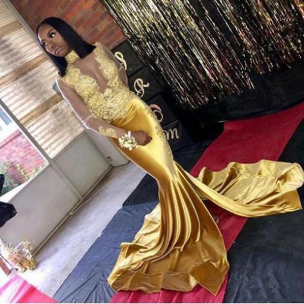 Vestidos de fiesta Glitter Gold Manga larga Sirena Vestido de fiesta de niña negra con apliques Tren de barrido Hendidura lateral Graduación formal africana sexy