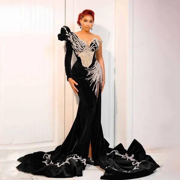 Robes de fête magnifiques sirène noire en velours promaix sexy plissé en argent applications perlées formel robe de l'occasion Aso ebi robes de soirée