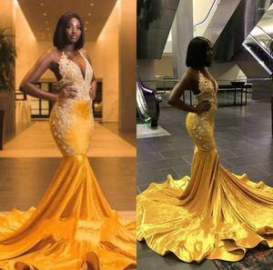 Feestjurken Gougeous Yellow Velvet Long Train Mermaid African Prom Backless kralen Black Girl Jown Plus size avondjurk