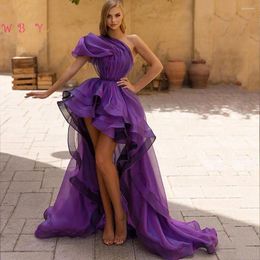 Robes de soirée Raisin Soirée 2024 Hi-lo Organza Une épaule courte avant longue arrière plis robe de bal formelle femmes