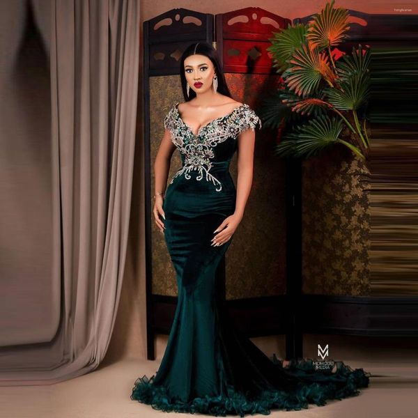 Robes de soirée vert velours sirène bal Aso Ebi style col en V cristaux perlés avec train longue luxe Afrique du Sud robes de soirée