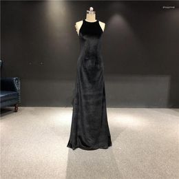 Vestidos de fiesta de alta calidad, imágenes reales personalizadas, terciopelo negro, sin mangas, cuello redondo, espalda abierta, lazo, hasta el suelo, baile de graduación, noche