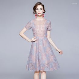 Feestjurken JSXDHK French Chic Fashion Summer Color Matching Lace Dress Vintage Women Mesh Patchwork Hollow Out Embroidery