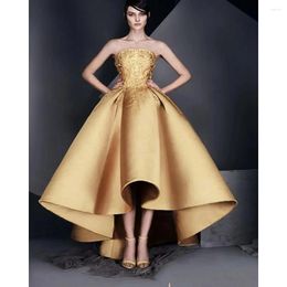 Robes de fête Kadisua Robe de soirée dorée de luxe A-line pli brete sans manches hautes / faibles applications formelles