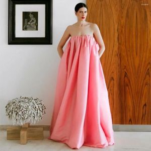 Feestjurken Lange roze strapless 's avonds met boog elegante a-line tafta geplooide vloerlengte Vestidos de noche prom-jurken voor vrouwen