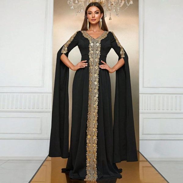 Robes de fête à manches longues robe de soirée musulmane noire avec dentelle en or V cou une ligne en mousseline de soie