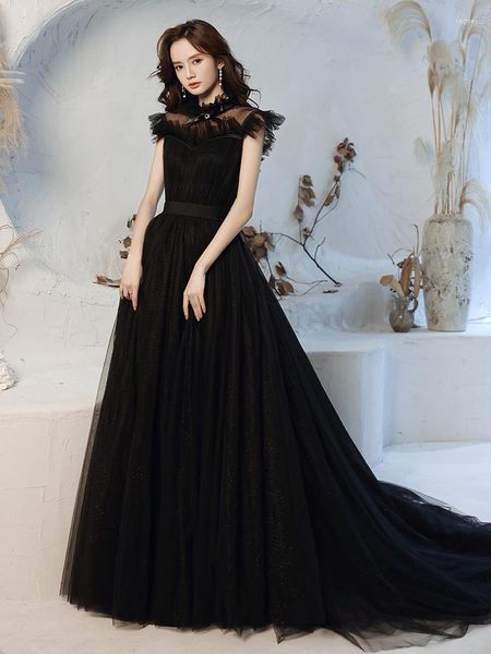 Vestidos de fiesta Vestido de noche negro de lujo Pequeño escote en forma de corazón Vestidos de fiesta formales Ahueca hacia fuera el banquete de tul sin espalda