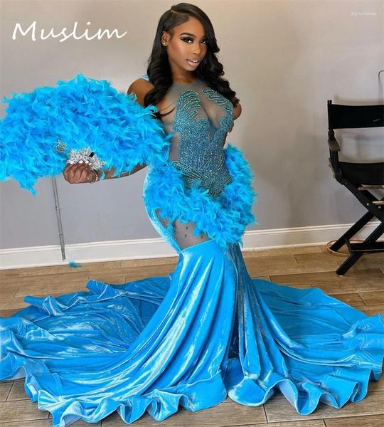 Vestidos de fiesta de lujo Prom Black Girls con Feather elegante Diamante Diamond Vestido Velvet Court Train Tarado Formal 2024