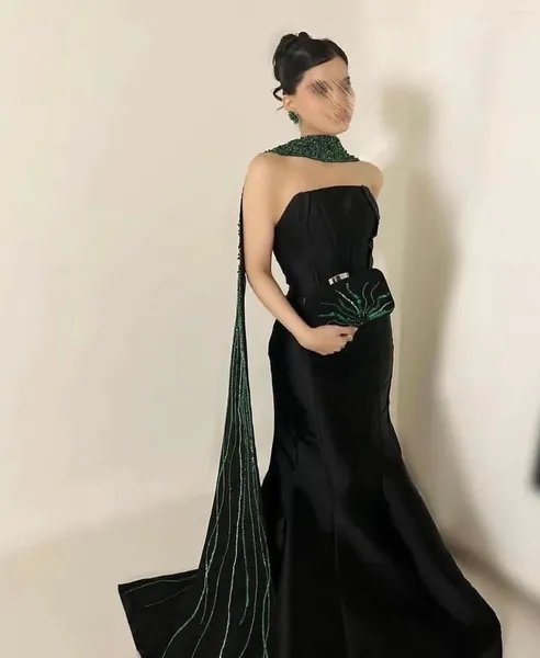 Robes de fête Soirée arabe de sirène noire de luxe avec écharpe verte pour les femmes 2024 Robe de bal d'anniversaire de mariage