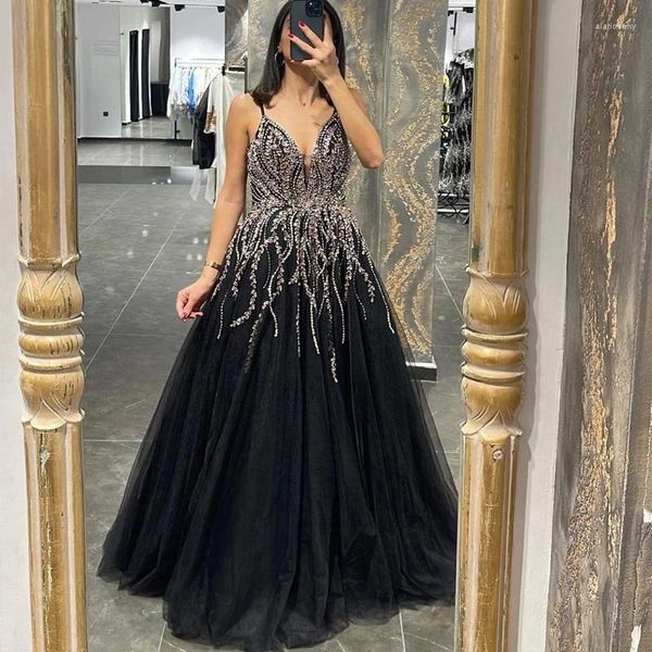Robes de soirée de luxe Dubaï Noir Soirée avec manches 2024 Élégant Perlé Arabe Longue Robe Formelle Pour Les Femmes De Mariage