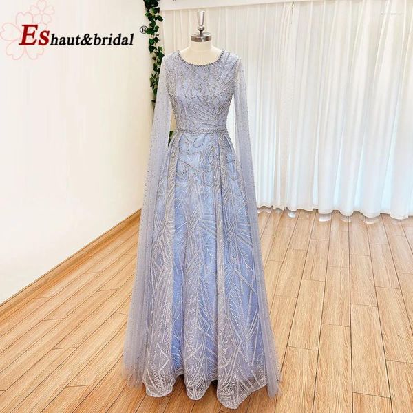 Robes de fête Luxury Dubai Sky Blue Arabe en dentelle Robe de bal de soirée avec manches Cape 2024 Robe invitée de mariage formel pour femmes