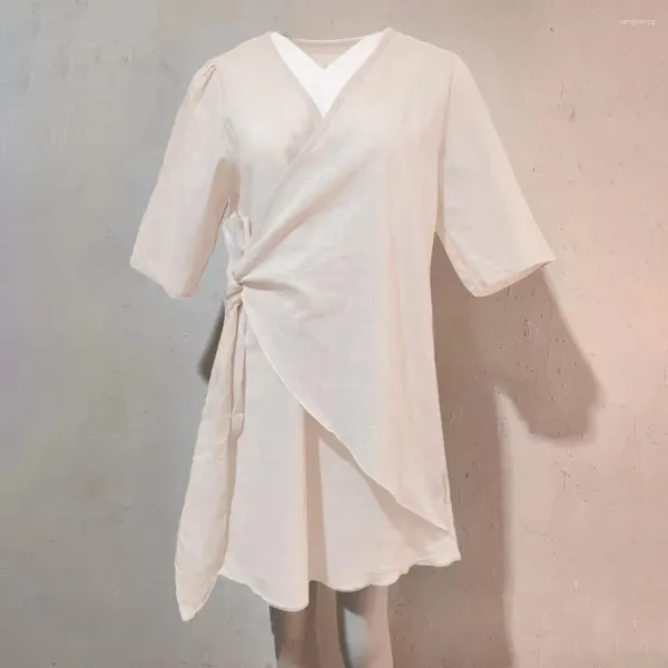 Robes de fête mini robe élégante lacets en V cou pour femmes pour femmes couleurs de couleur unie en ligne de plage avec demi-manches à l'été doux