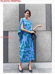 Feestjurken miyake-mid-lengte jurk losse print onregelmatige sexy hellende schouder casual temperament lente en zomer