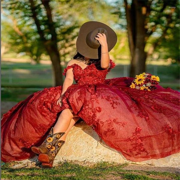 Robes de soirée MULONG Rouge Pour Quinceanera Élégant Hors De L'épaule Applique Dentelle Une Ligne Robes De 15 Anos Soirée 2024