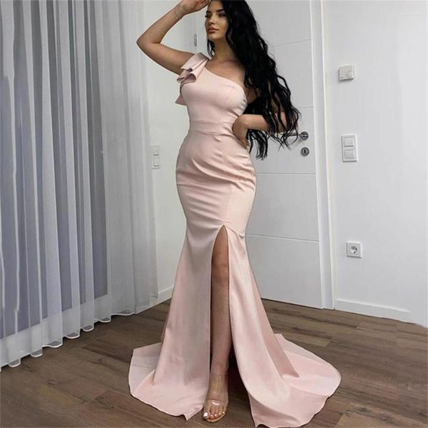 Vestidos de fiesta Sirena rosa Noche Un hombro 2023 Vestidos de satén con abertura lateral Elegante vaina larga por encargo