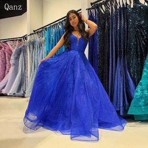 Robes de fête Qanz Tulle Prom V-Neck Royal Blue A-Line Robe Appliques dentelle Elegant Luxury Celebrity Vestidos Para Mujer
