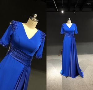 Robes de soirée image réelle Royalblue Satin et perles col en v manches courtes bal formel femmes robe de danse soirée de mariée