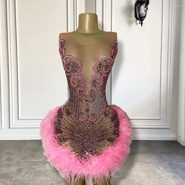 Robes de soirée échantillon réel luxe pure sexy voir à travers des robes d'anniversaire brillant diamant rose plume noire filles courtes bal 2024