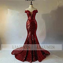 Robes de fête Sirène à paillettes rouges étincelante sur l'épaule des robes de robe de soirée entièrement longueur lacets en arrière jupe de bal de bal à la main W14-1