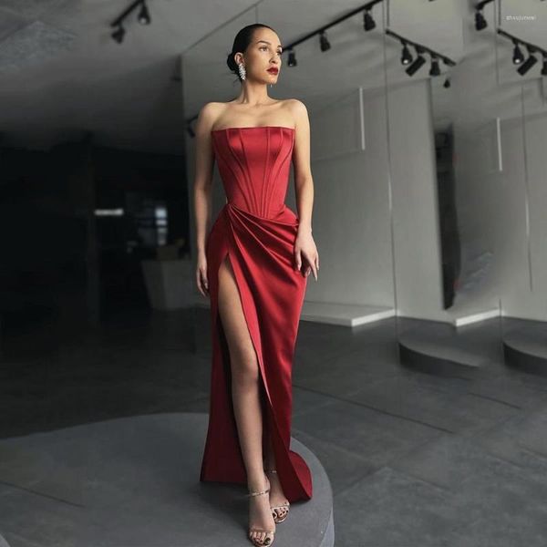 Robes de soirée robes de gaine sans bretelles rouges Sexy Corset Body High Split Simple Pleat Robe de soirée formelle