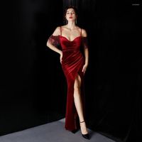 Robes de fête Red V Neck Spaghetti Strap de l'épaule à manches courtes Cocktail Split Cocktail Club Portez une robe élémentante sexy pour les femmes