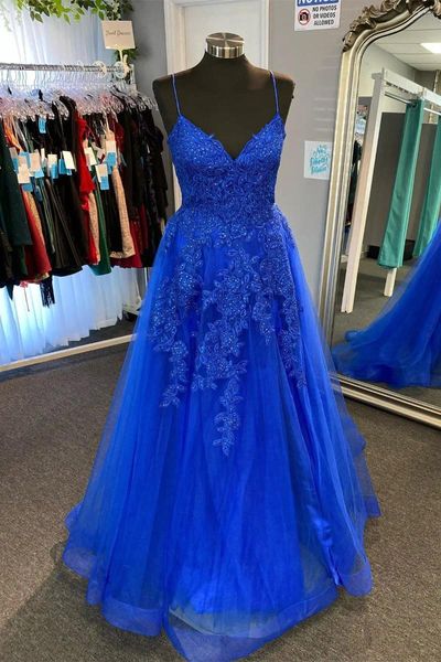 Robes de fête Royal Blue Prom Tulle en dentelle perlée Applique une ligne V couche de cou de couche Robes de soirée formelles faites sur mesure