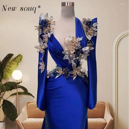 Robes de fête Royal Blue Sexy Deep V décolleté des manches longues en soirée ornée de fleurs 3D Fleurs spéciales Cérémonie Robes