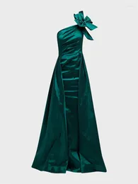 Robes de fête vendant un décolleté à une épaule avec une robe de soirée satin sans manche 3D sans manches
