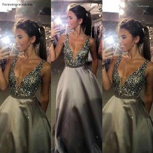 Feestjurken Sexy Deep V Neck Long Prom jurk Golde mouwloze satijnen dames jurk