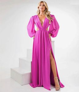 Robes de soirée sexy double col en V en mousseline de soie rose soirée avec fente manches longues plis longueur de plancher bal pour les femmes