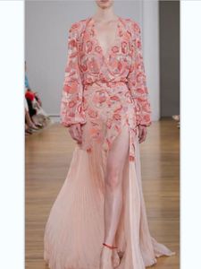 Feestjurken Sexy Luxe Roze Kralen Kristal Bloemen Mode Gala met Lange Mouwen Doorschijnende V-hals 2023 Avondjurken Op maat gemaakt 230505