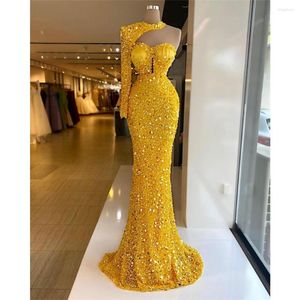 Robes de soirée Sexy une épaule brillant jaune Sequin perlé cristal sirène robe de soirée sangle col noir formel robes de bal