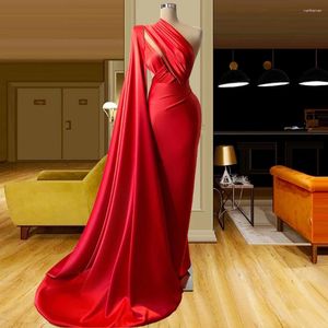 Robes de fête sexy rouge long soir une épaule robes de satin plus taille sirène robe simple balaid