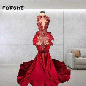 Robes de fête Sexy Red Prom 2024 Giltter Crystal Robes Sirène Plumes Vestidos de Gala Black Girls Evening Wear