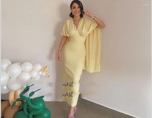 Vestidos de festa Simples Amarelo Limão Seda Cetim Noite Com Mangas Capa Decote em V Altura do Tornozelo Dubai Mulheres Vestidos de Baile Formais