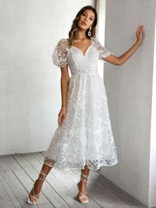 Feestjurken simplee elegante borduurwerk bloemen tule jurk zomer witte puff puff mouw v-neck bruiloft dames knopen gaasvestido