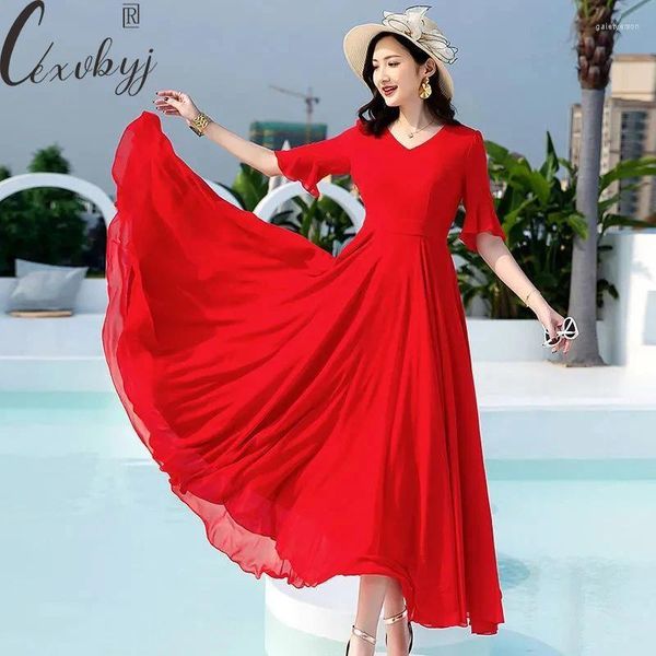 Robes de fête d'été boho maxi robe femme 2024 couleurs massives mousseline de mousseline de plage coréenne voltige