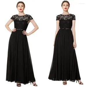 Robes de fête d'été élégants dames robes de mode femme en dentelle à manches courtes noires minces a-line longue robe maxi sexy backless robes 2024