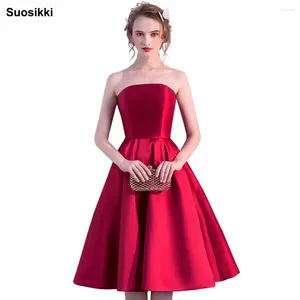 Feestjurken suosikki a-line prom sexy backless veter-lengte knie-lengte korte jurk echte pos